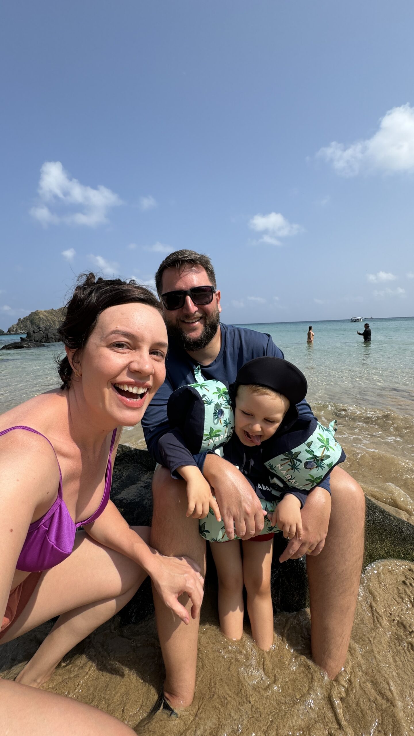 Rudi com a família em Fernando de Noronha
