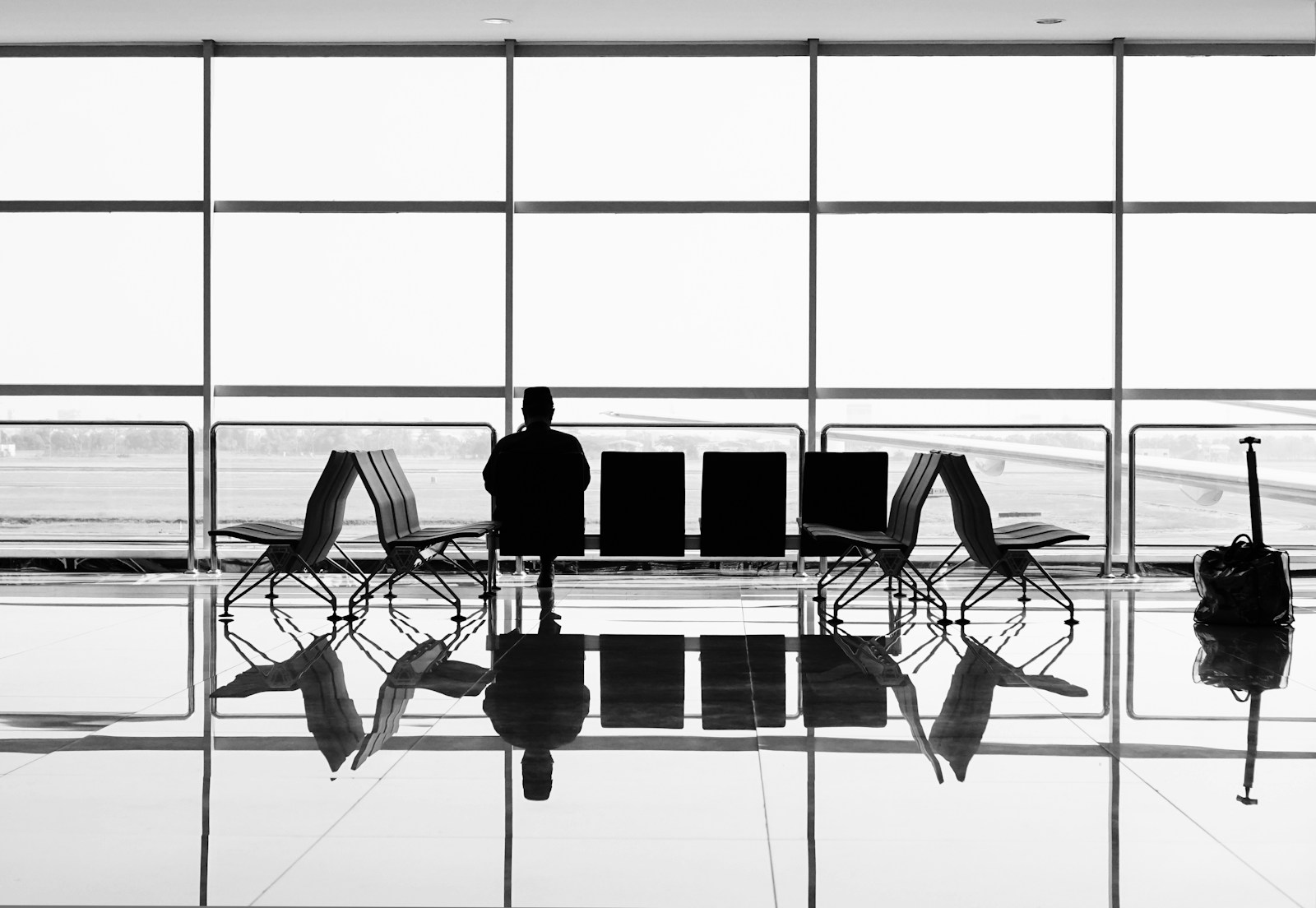Sala VIP LATAM Guarulhos - buffet e área de descanso