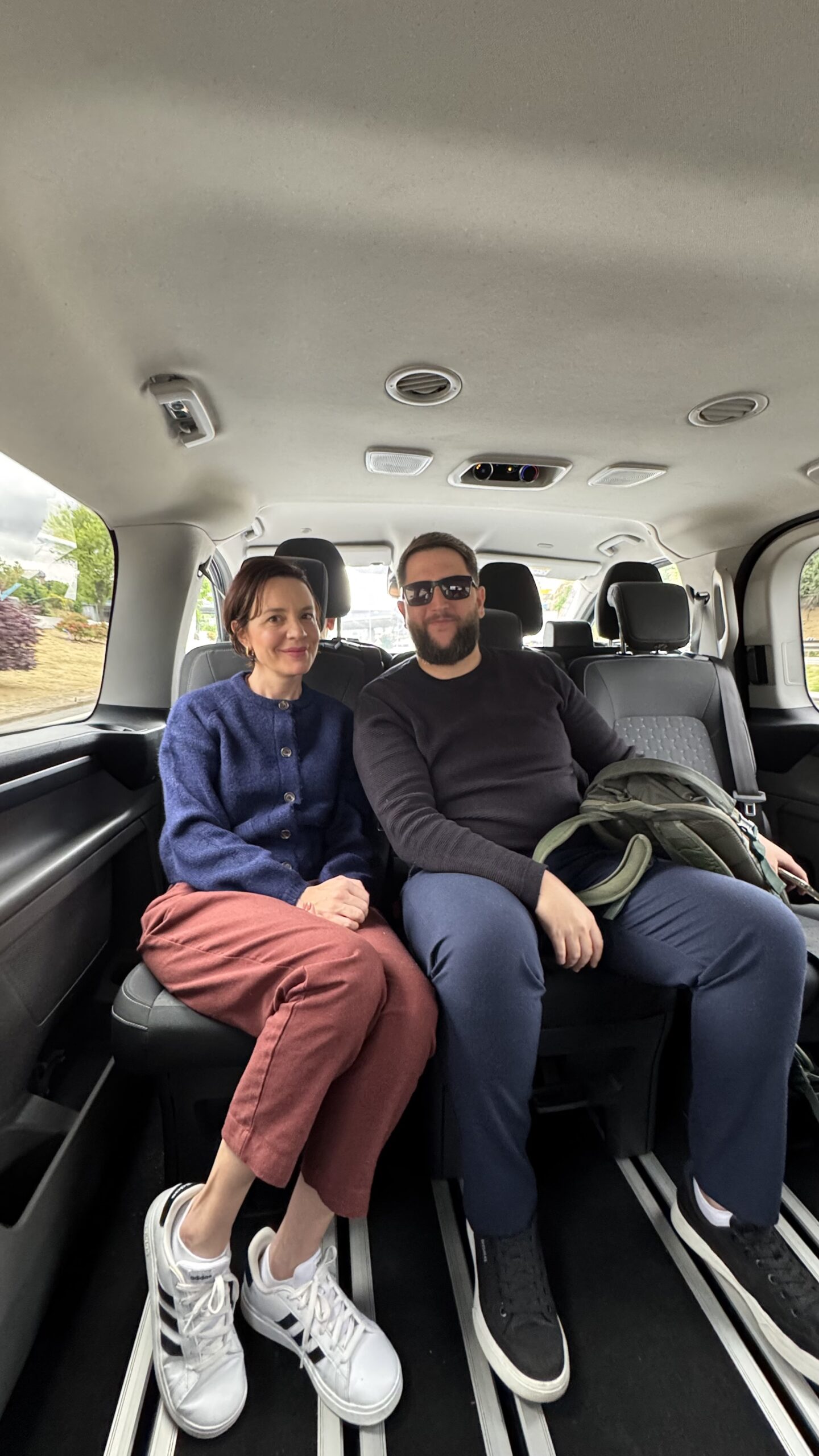 Carol e Rudi na van pelo Bolt em Madri