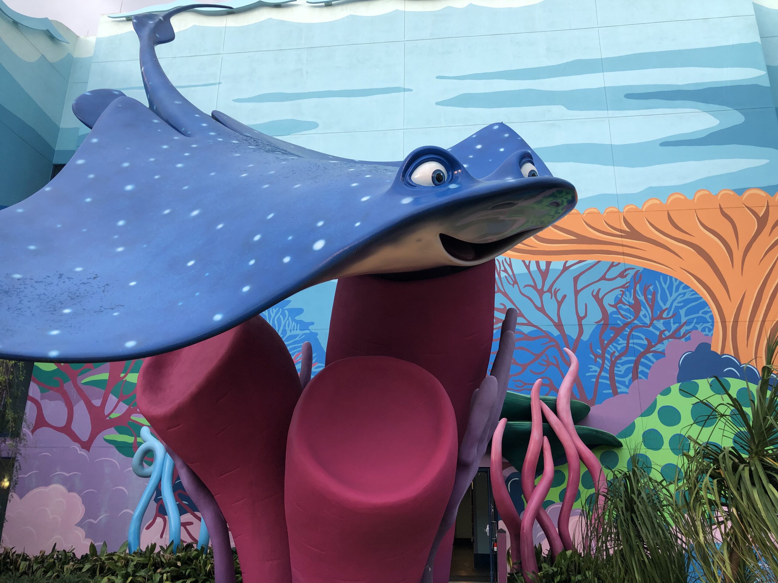 Estatua tematica de Procurando Nemo no Disney's Art of Animation Resort