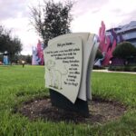 Fachada do Disney's Art of Animation Resort com tematizacao de O Rei Leao