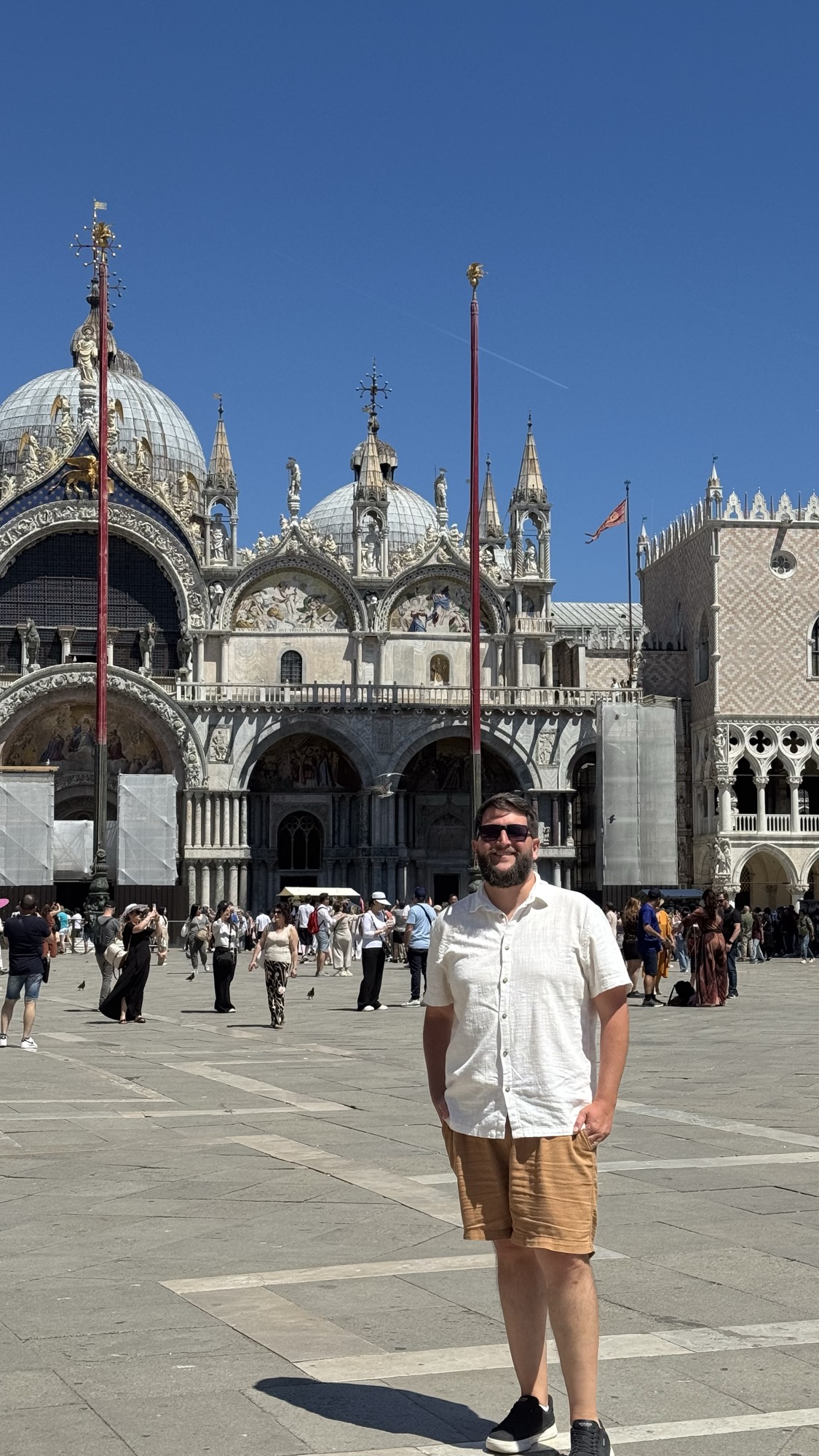 Fachada da Basílica de San Marco vista da Piazza San Marco em Veneza