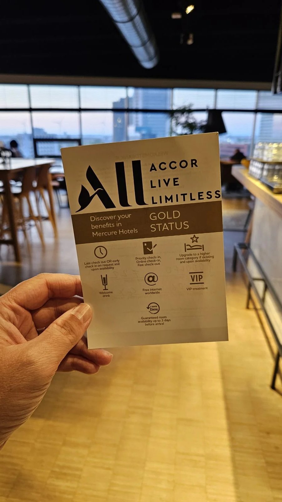 Cartao Accor Live Limitless Gold Status recebido no check-in do Mercure Amsterdam Sloterdijk