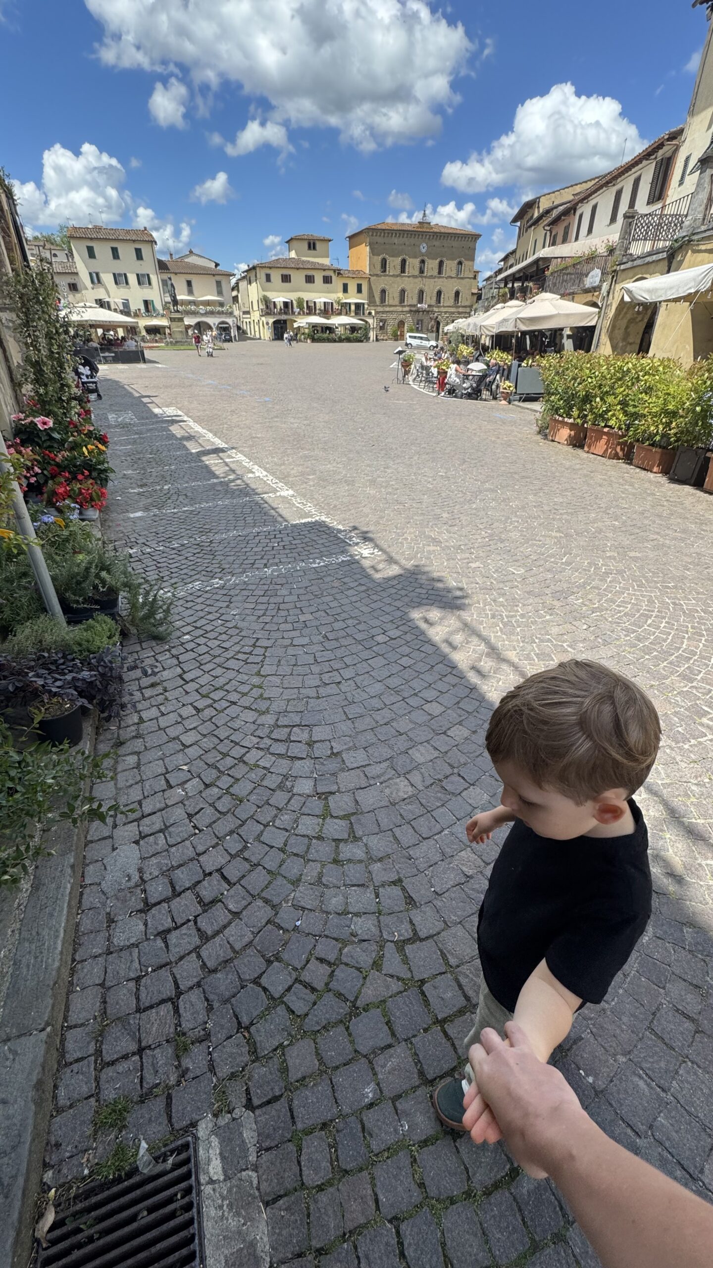 Rua de pedra no centro histórico de Greve in Chianti