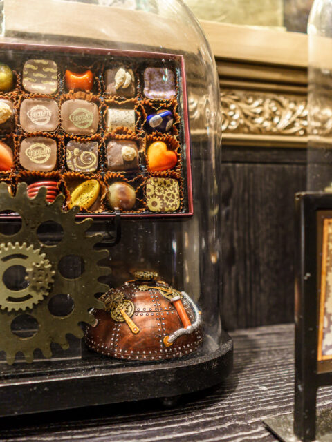 Caixa de chocolates com precos em dolar em loja do CityWalk Orlando