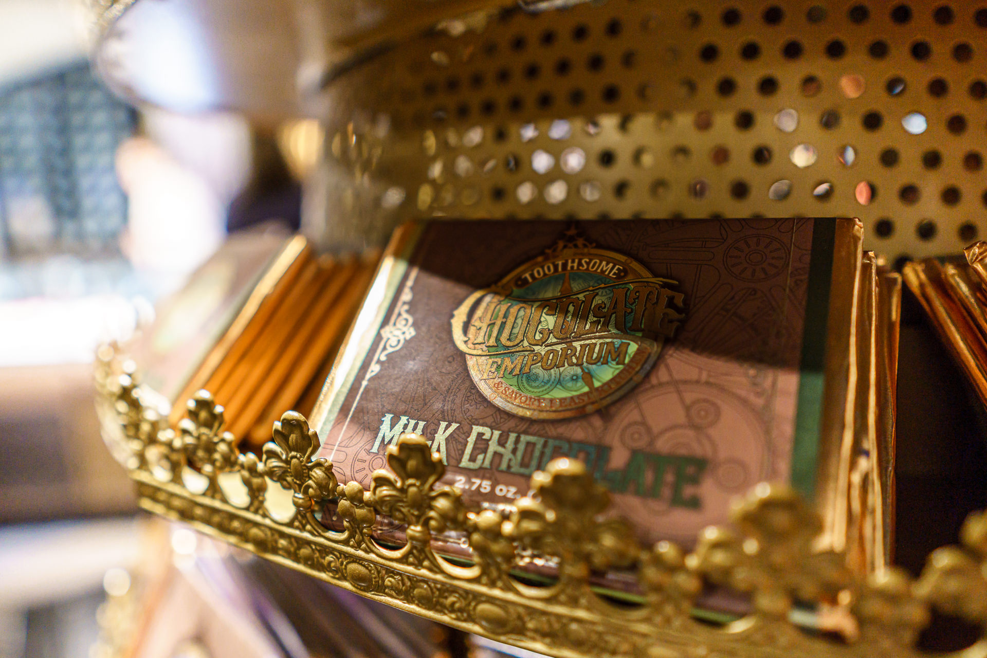 Prateleira de bombons e chocolates à venda no Toothsome Chocolate Emporium no CityWalk