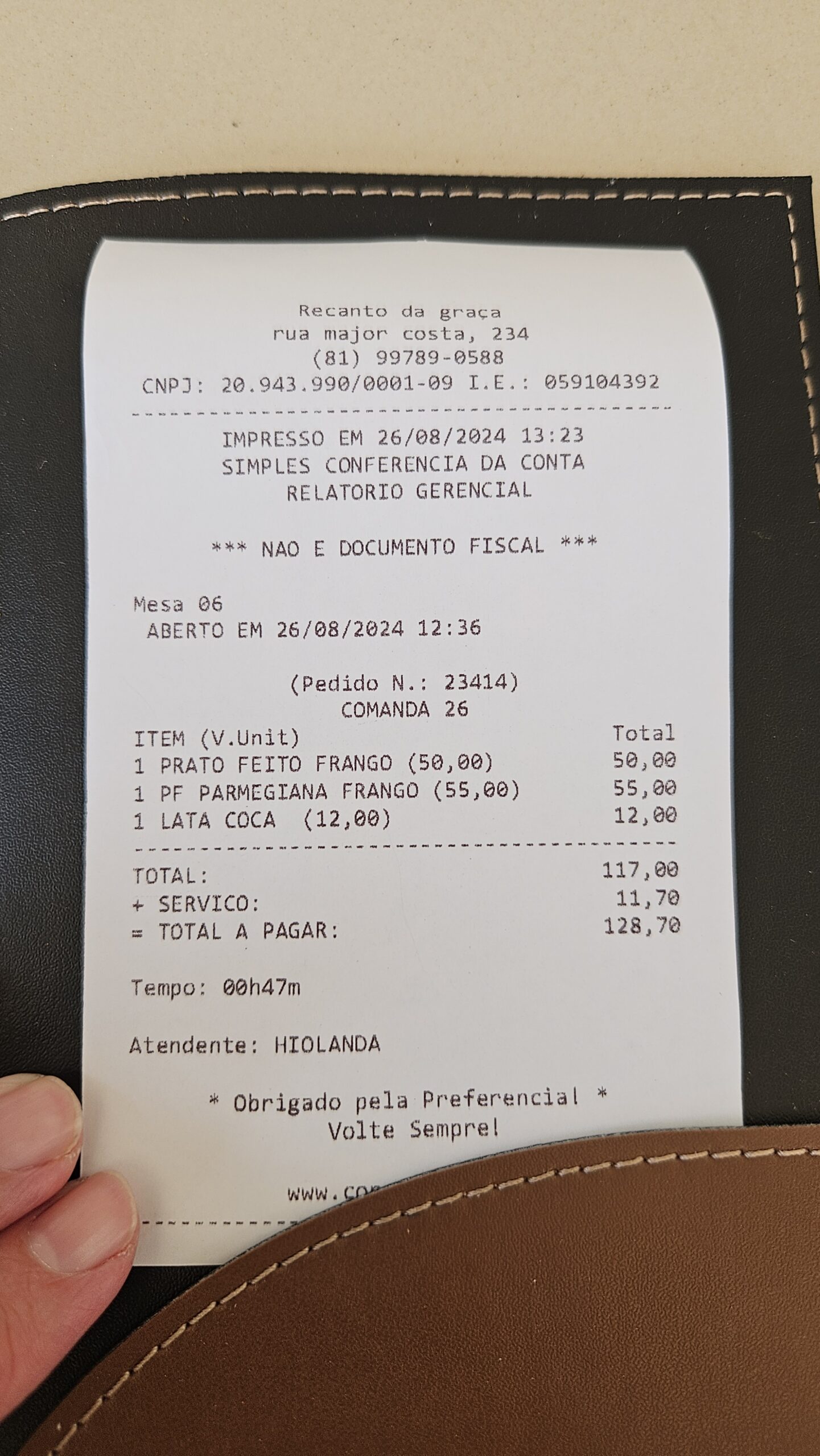 Comprovante de pratos feitos numa barraca da Praia do Porto em Fernando de Noronha