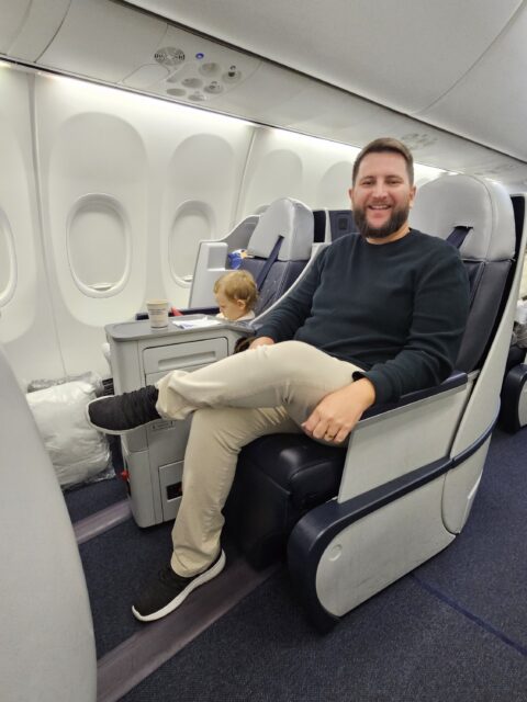 Rudi e Samuel na executiva Dreams da Copa Airlines