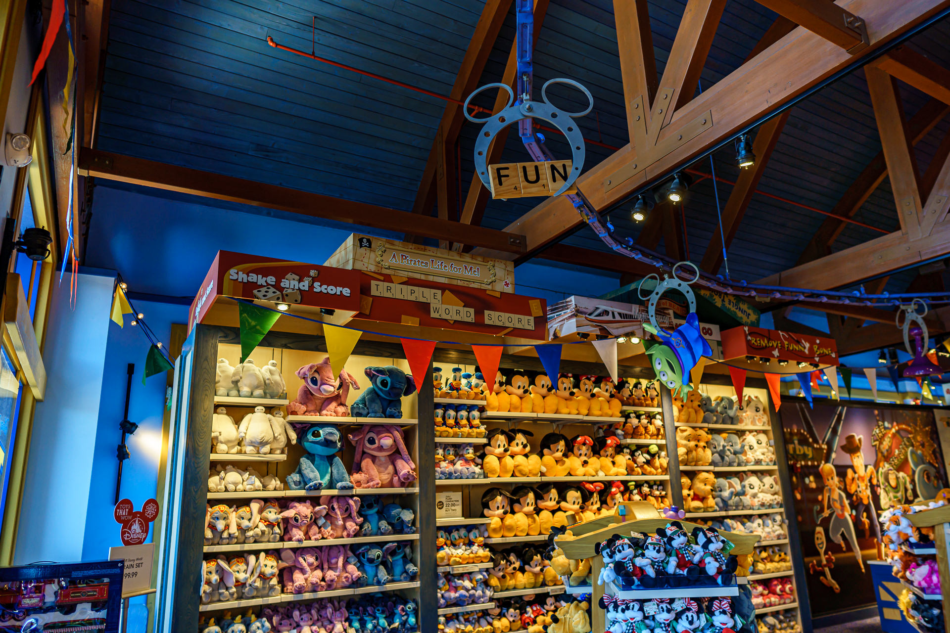 Loja de pelúcias e brinquedos Disney na Disney Springs em Orlando