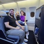 Família com Samuel bebê na cabine executiva da Air France de Fortaleza a Paris