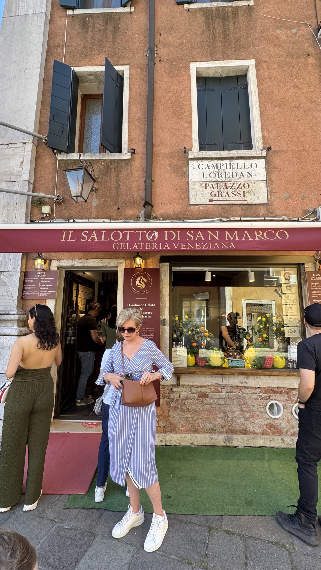 Fachada da gelateria Il Salotto di San Marco, perto da Piazza San Marco em Veneza