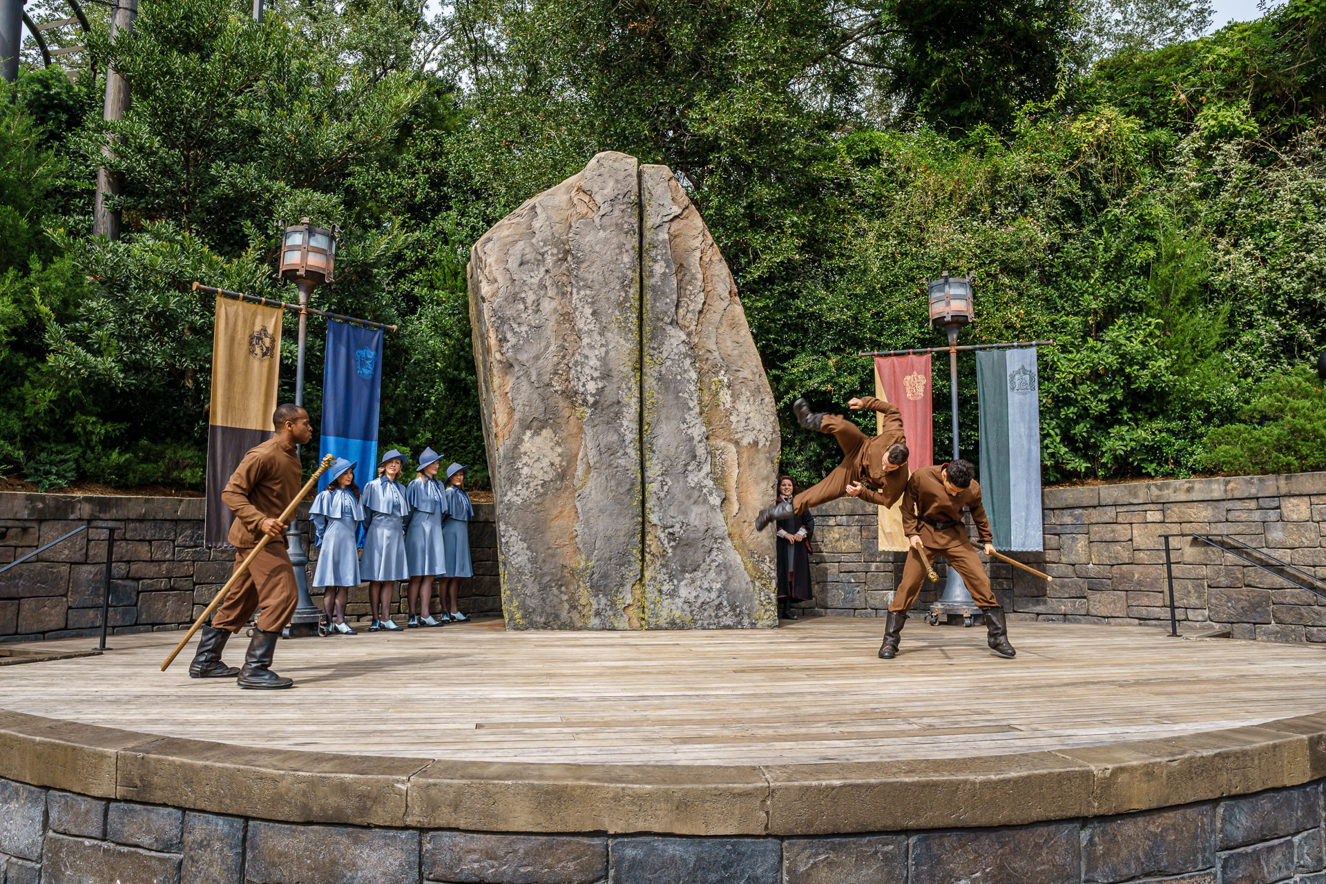Apresentacao do show do Torneio Tribruxo em frente ao castelo de Hogwarts na Universal Orlando