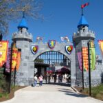 Portao castelo Lego Kingdoms na entrada do Legoland Florida