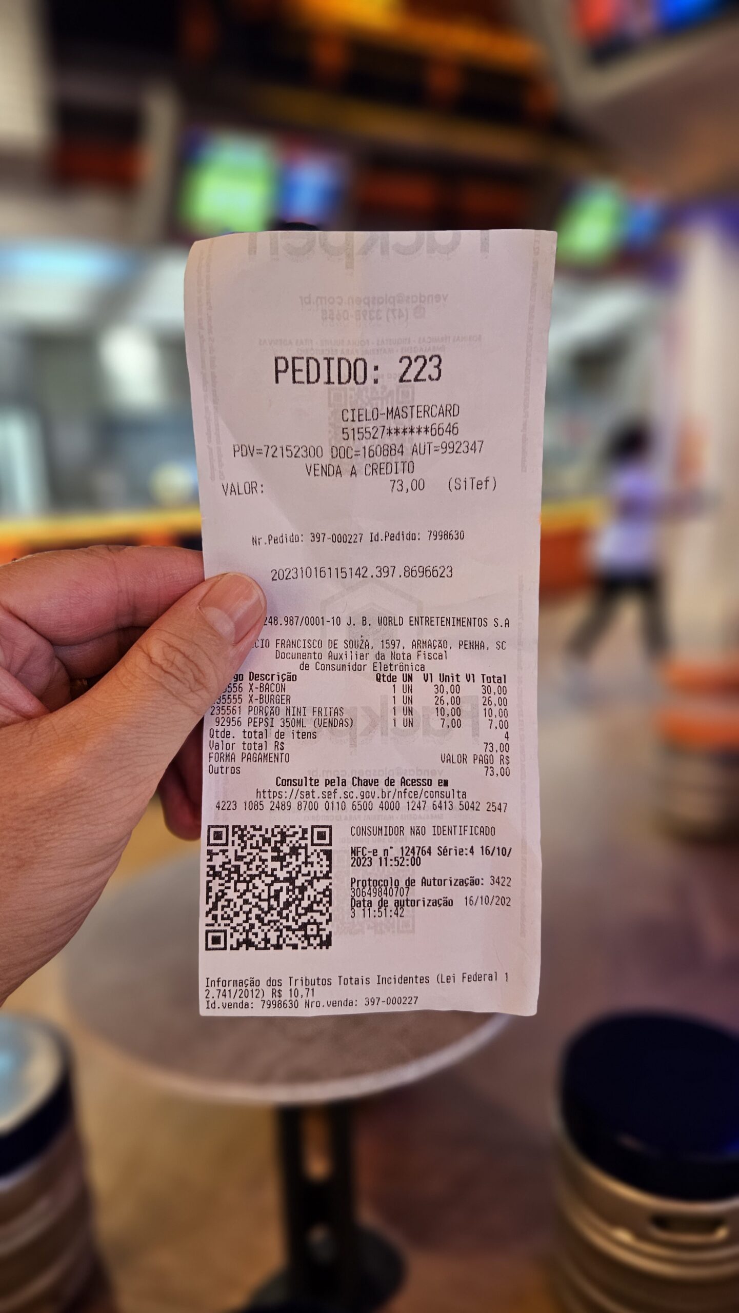 Nota fiscal do combo de lanche comprado na praça de alimentação do Beto Carrero World