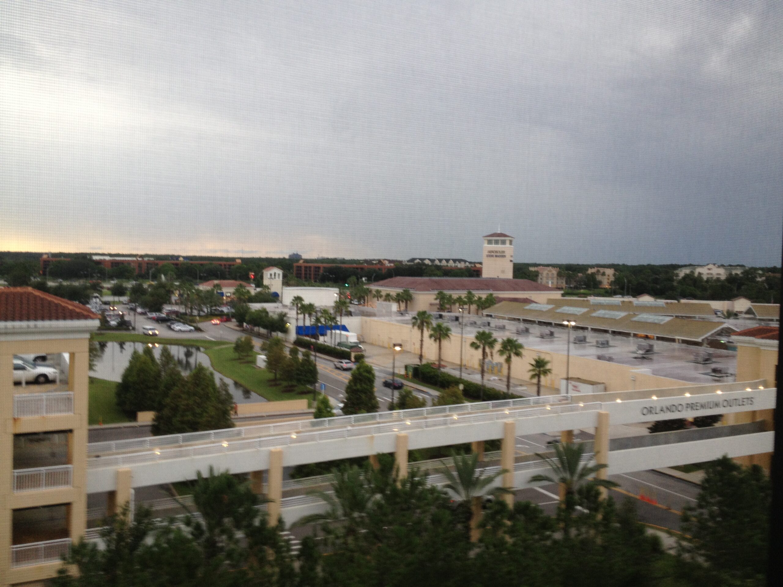 Vista aérea do Orlando Premium Outlets na Vineland Avenue