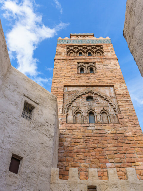 Torre e arquitetura do pavilhao de Marrocos no EPCOT, conhecido pelos restaurantes tematicos do World Showcase