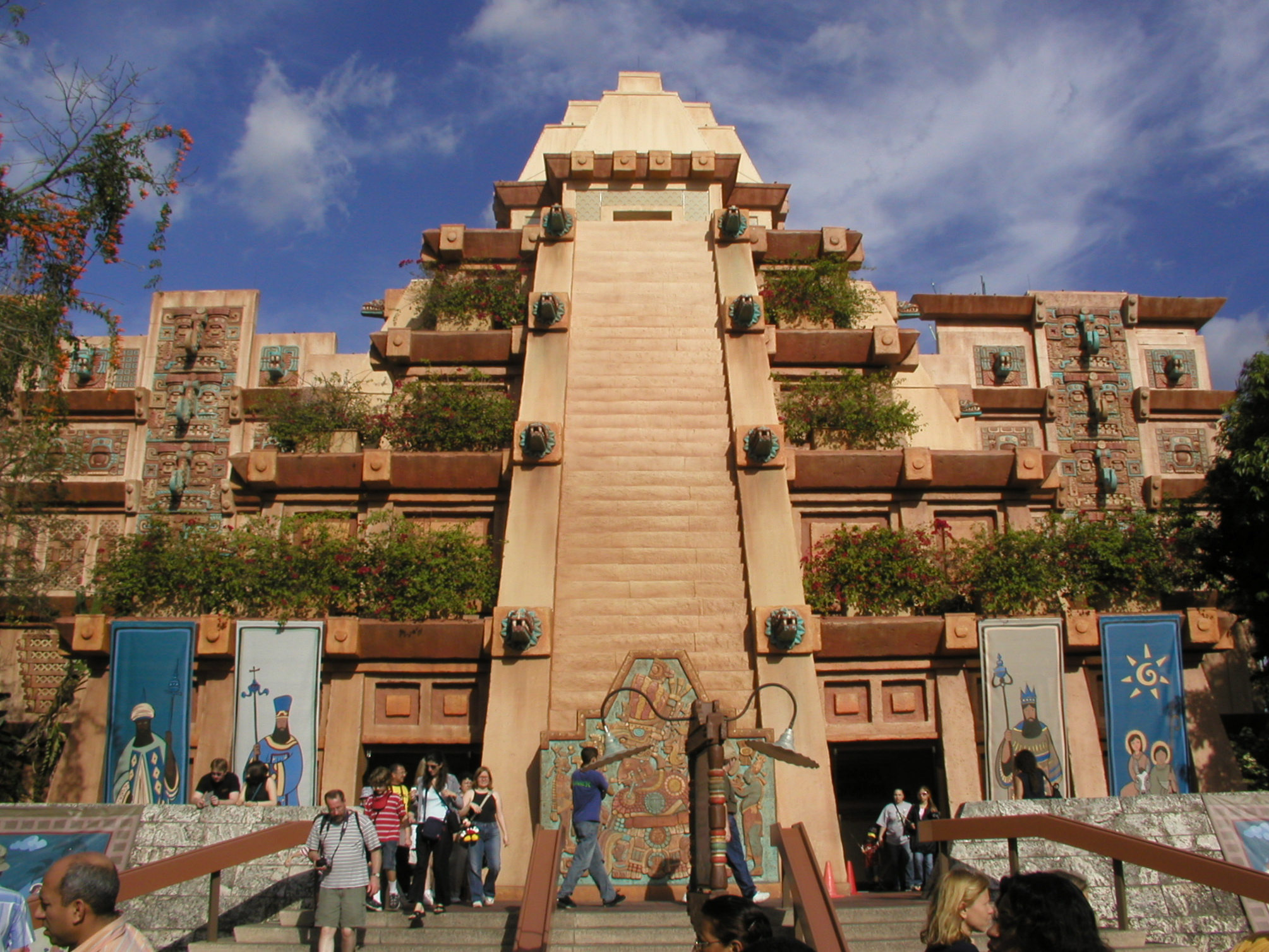 Piramide do pavilhao do Mexico no World Showcase do EPCOT
