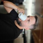 Portão de embarque no Aeroporto de Brasília antes de um voo pesquisado no Google Flights