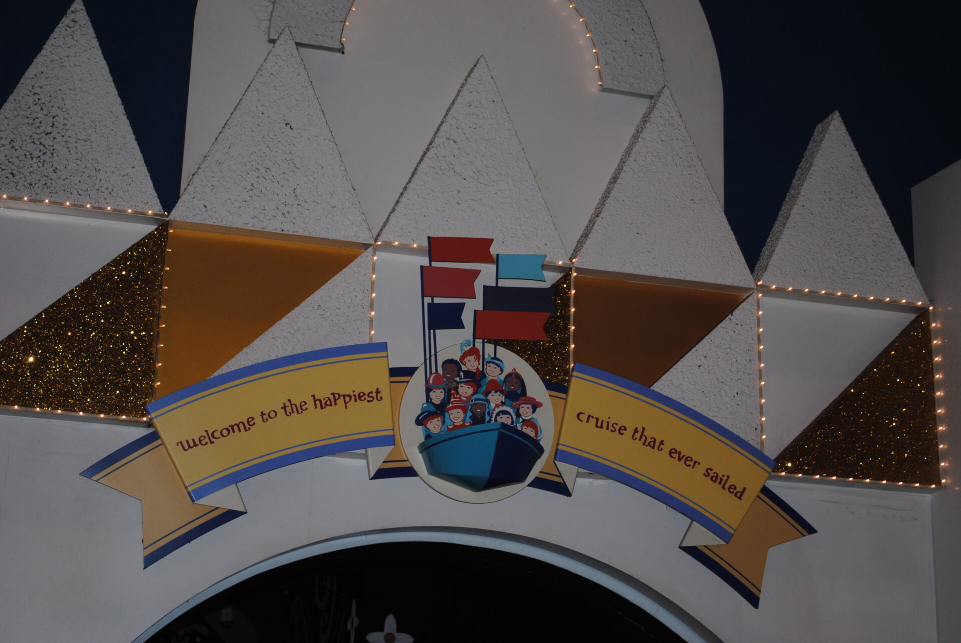 Fachada de it is a small world no Magic Kingdom