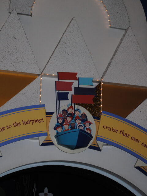 Fachada de it is a small world no Magic Kingdom