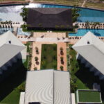 Vista aérea do Tauá Resort Alexânia mostrando as piscinas, parque aquático e blocos de hospedagem