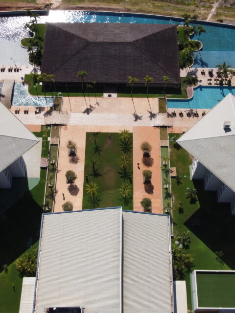 Vista aérea do Tauá Resort Alexânia mostrando as piscinas, parque aquático e blocos de hospedagem