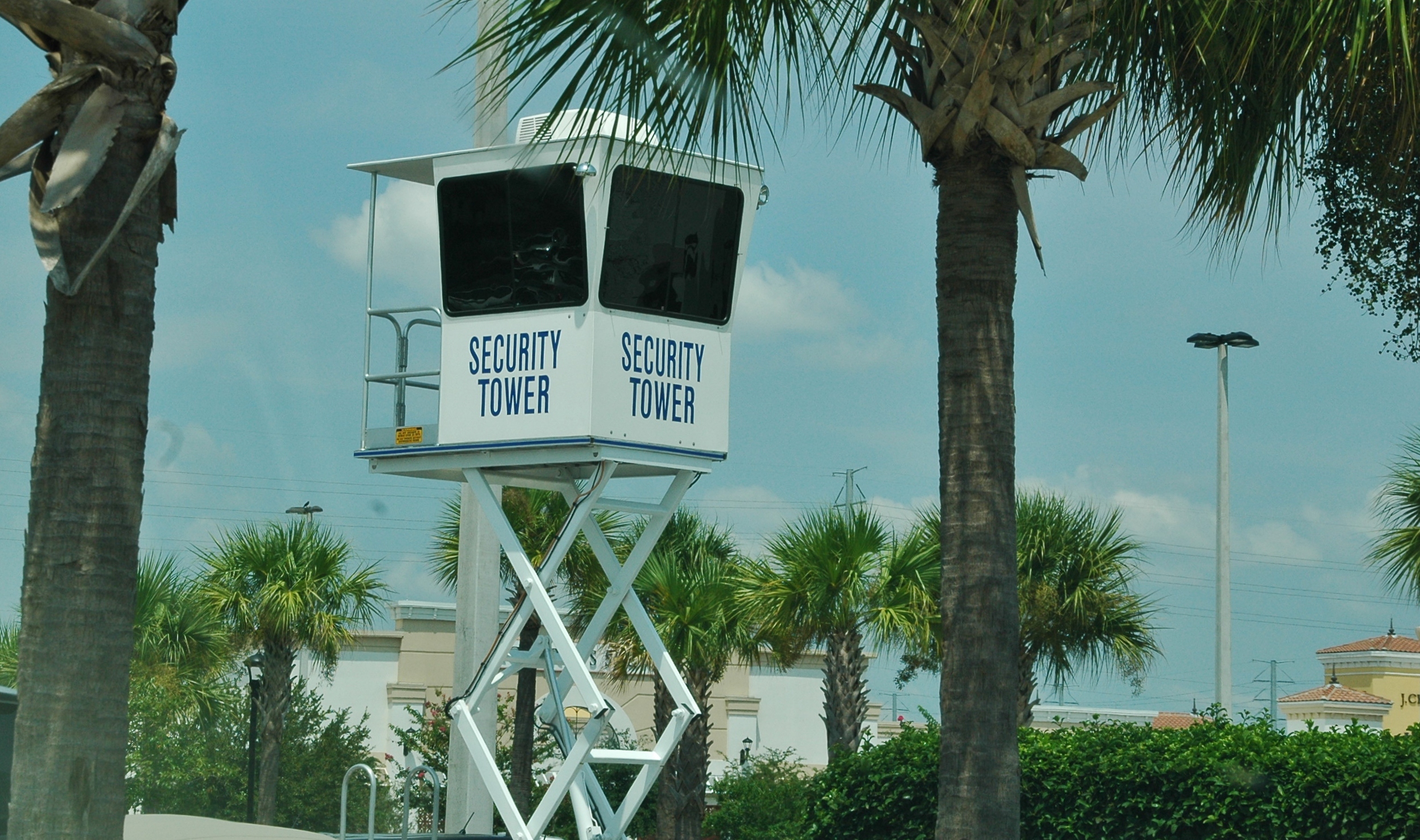 Torre de segurança do estacionamento do Orlando International Premium Outlets, na International Drive