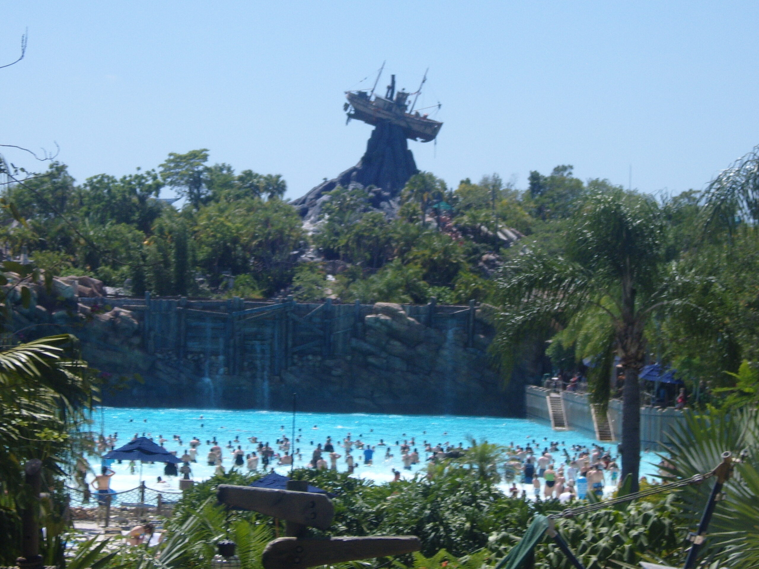 Piscina de ondas (Surf Pool) do Typhoon Lagoon, uma das maiores do mundo