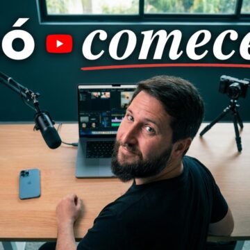 Rudi visto de trás e do alto na mesa de trabalho, olhando por cima do ombro, com o texto Só comece