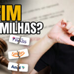 Martelo de juiz sobre o texto do PL 3083 e as logos da LATAM Pass, Smiles e Azul rachadas